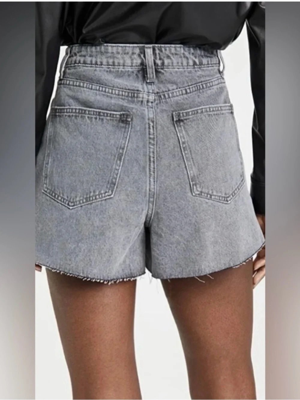 NWT WeWoreWhat Washed Grey Boyfriend Jean Shorts, Size 24 - Picture 4 of 8